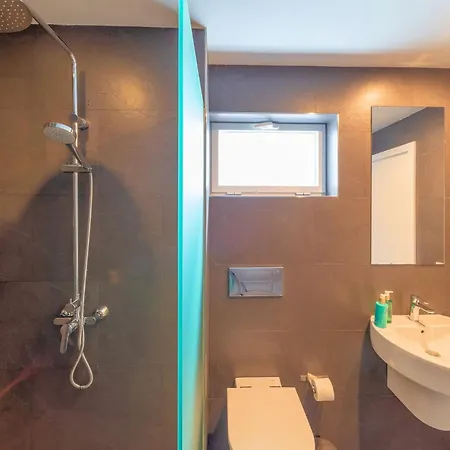Maravento Heated Pool Family Luxury Retreat *